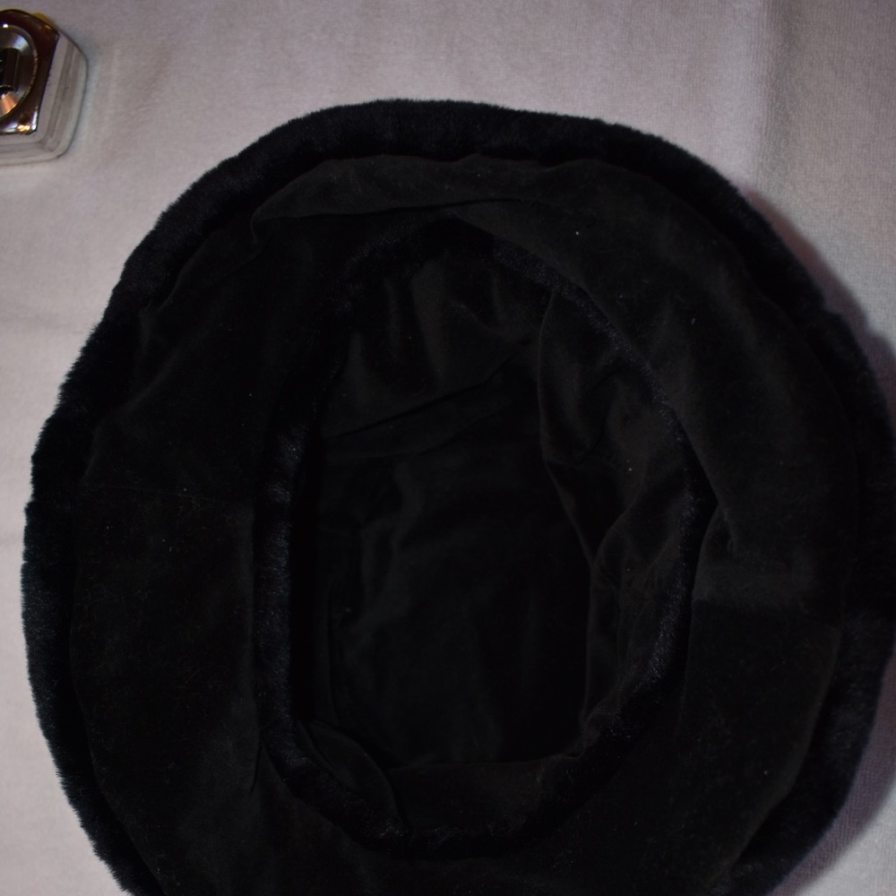 Fur bucket hat
